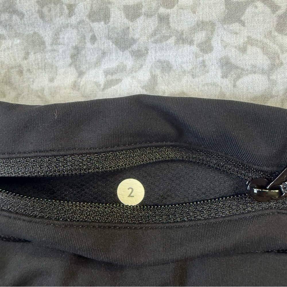 Lululemon Womens Black Cropped Athletic Workout Pants Size 2 - Picture 12 of 14